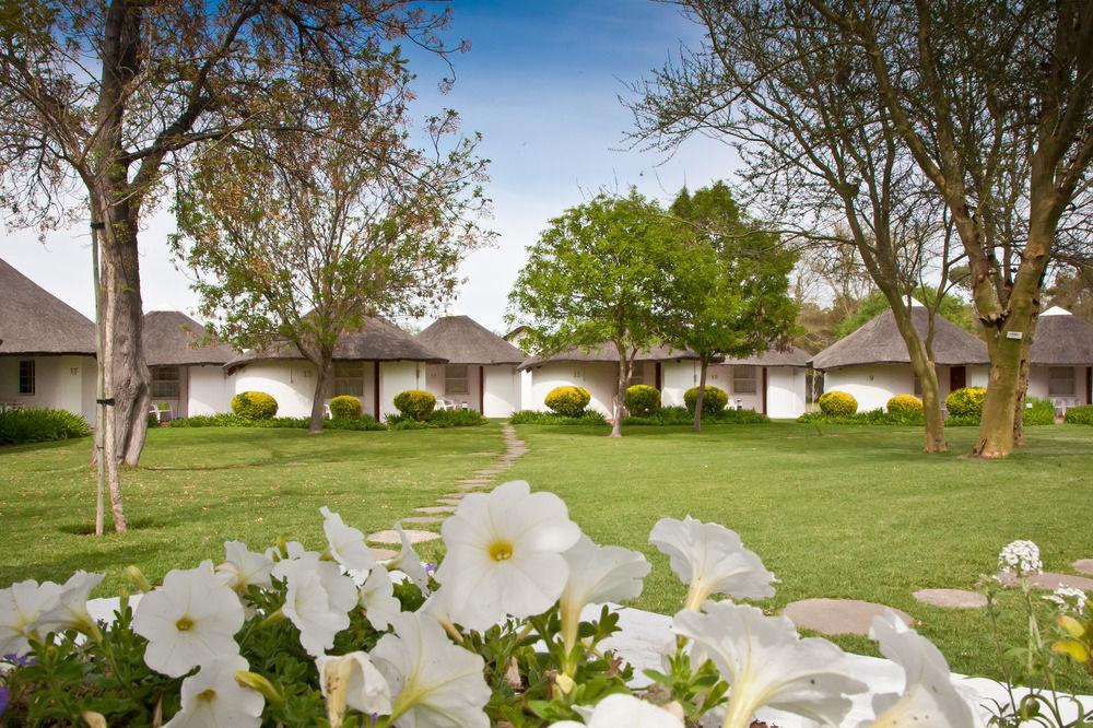 Protea Hotel By Marriott Oudtshoorn Riempie Estate Kültér fotó
