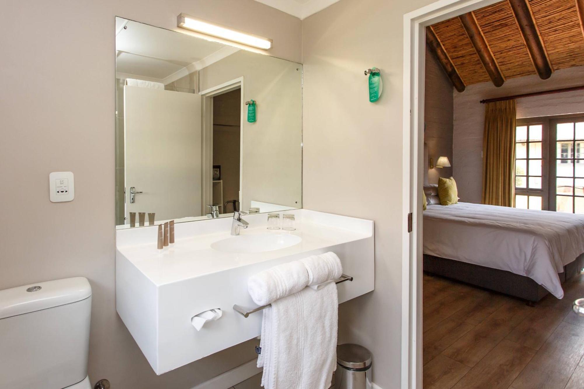 Protea Hotel By Marriott Oudtshoorn Riempie Estate Kültér fotó