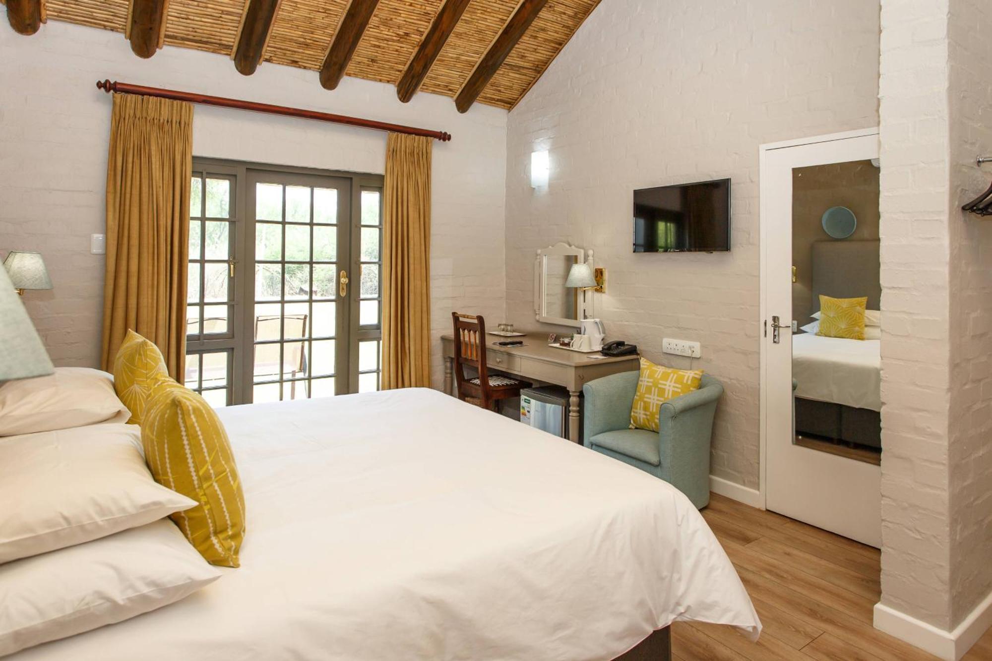Protea Hotel By Marriott Oudtshoorn Riempie Estate Kültér fotó
