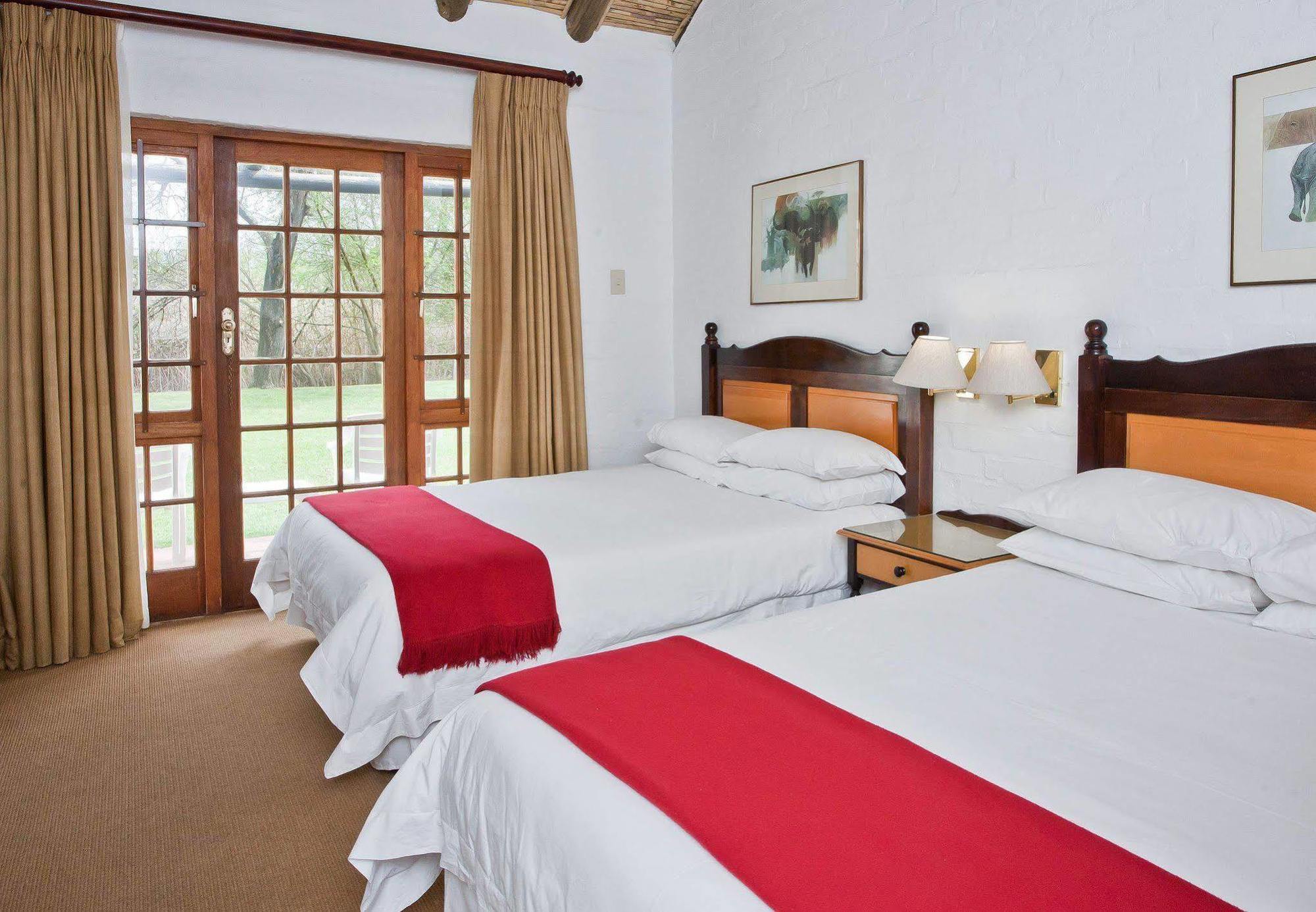 Protea Hotel By Marriott Oudtshoorn Riempie Estate Kültér fotó