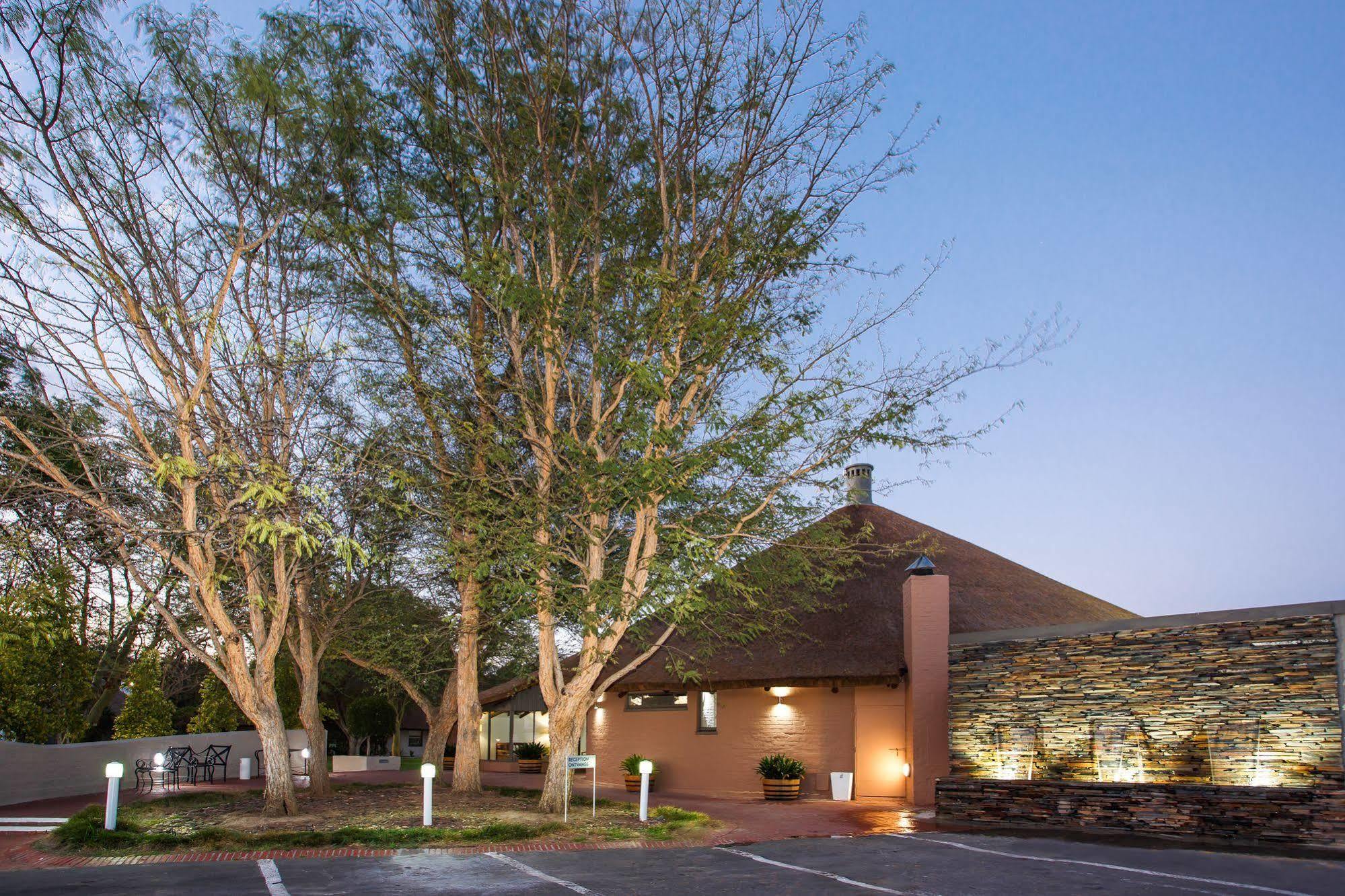 Protea Hotel By Marriott Oudtshoorn Riempie Estate Kültér fotó