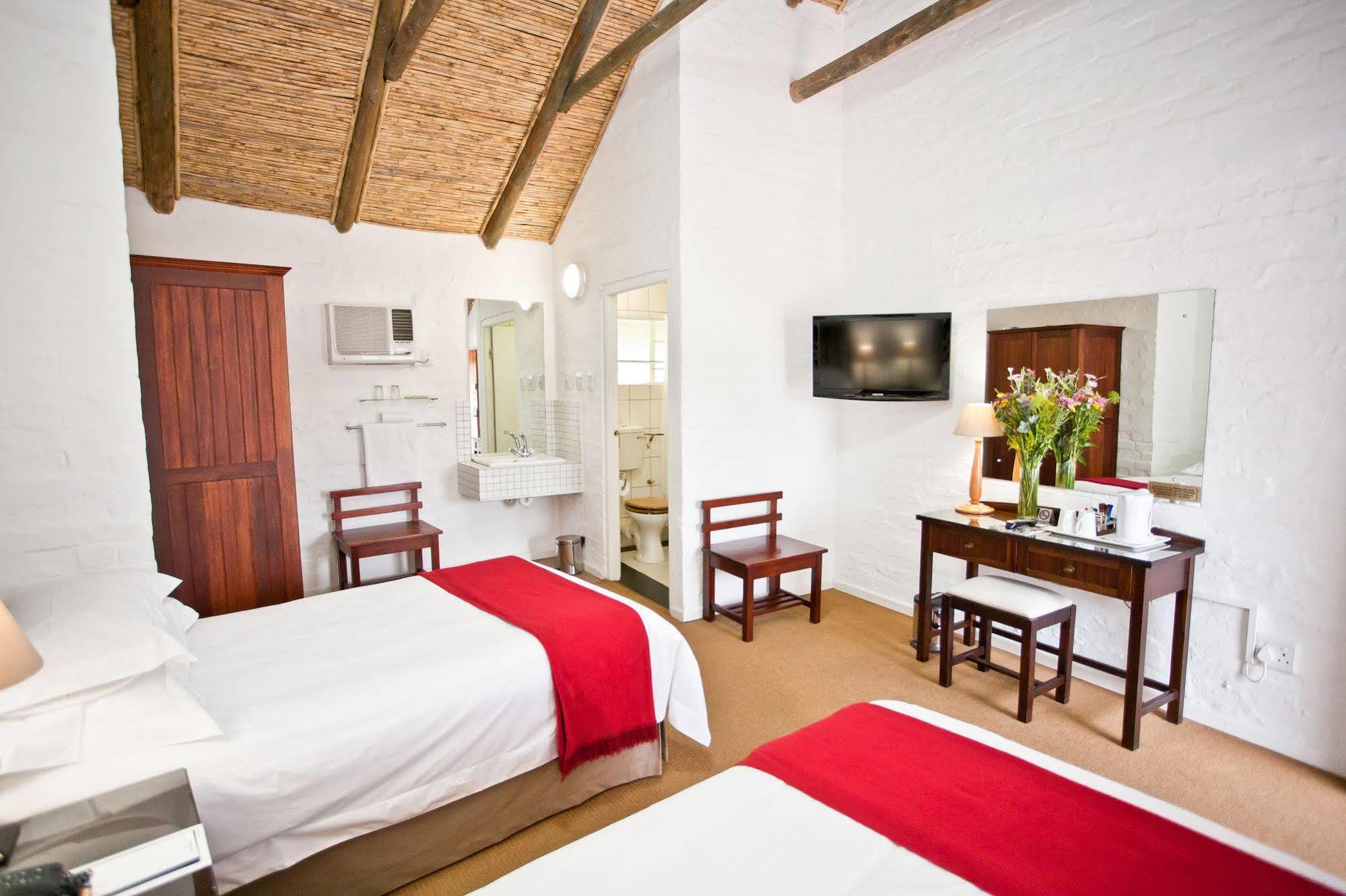 Protea Hotel By Marriott Oudtshoorn Riempie Estate Kültér fotó